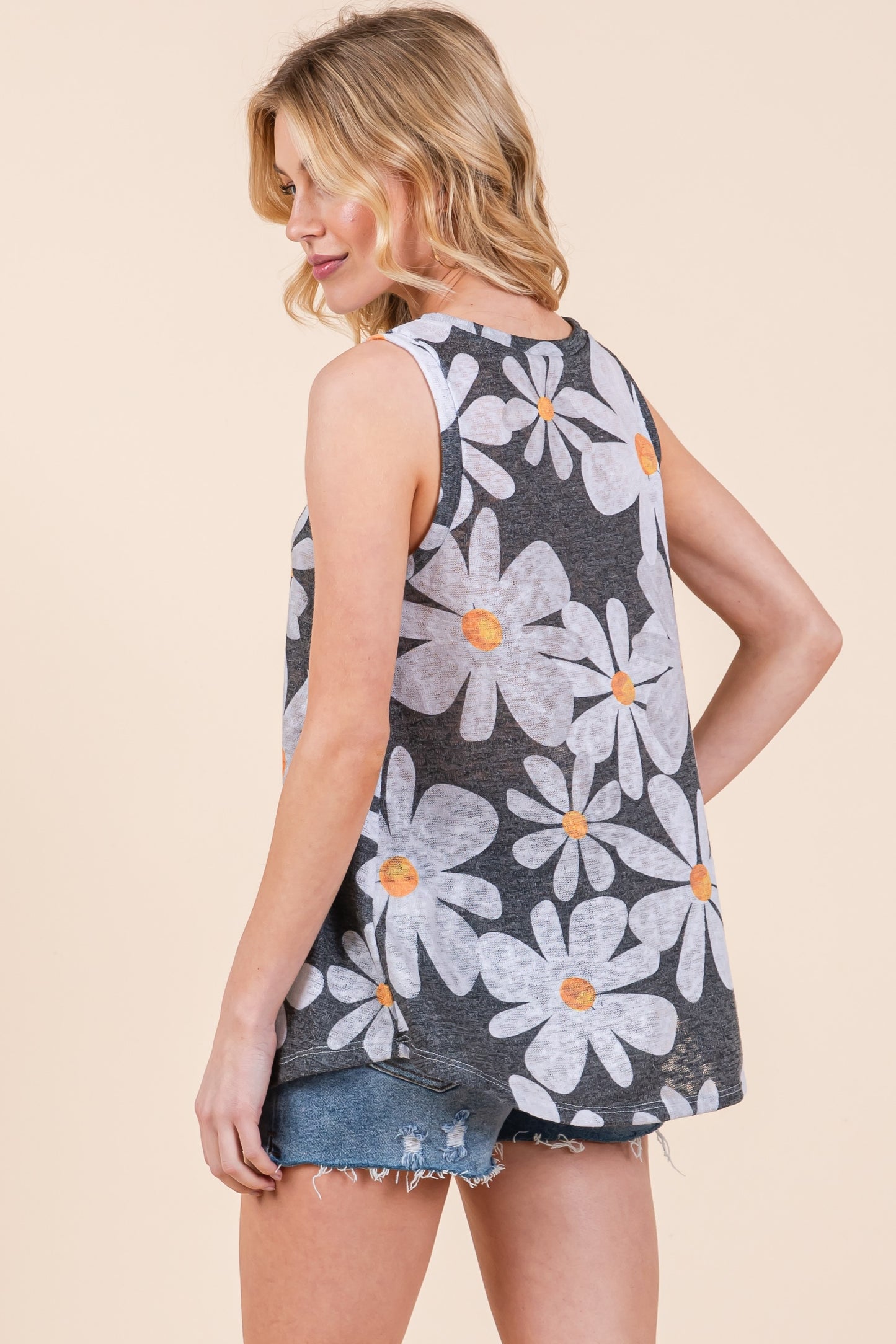 Just A Daisy Tank - Curvy